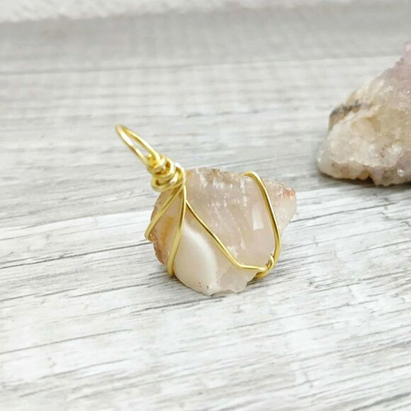 Raw Agate Crystal Pendant Charm, Jewelry Making Craft Supplies - Picture 1 of 3